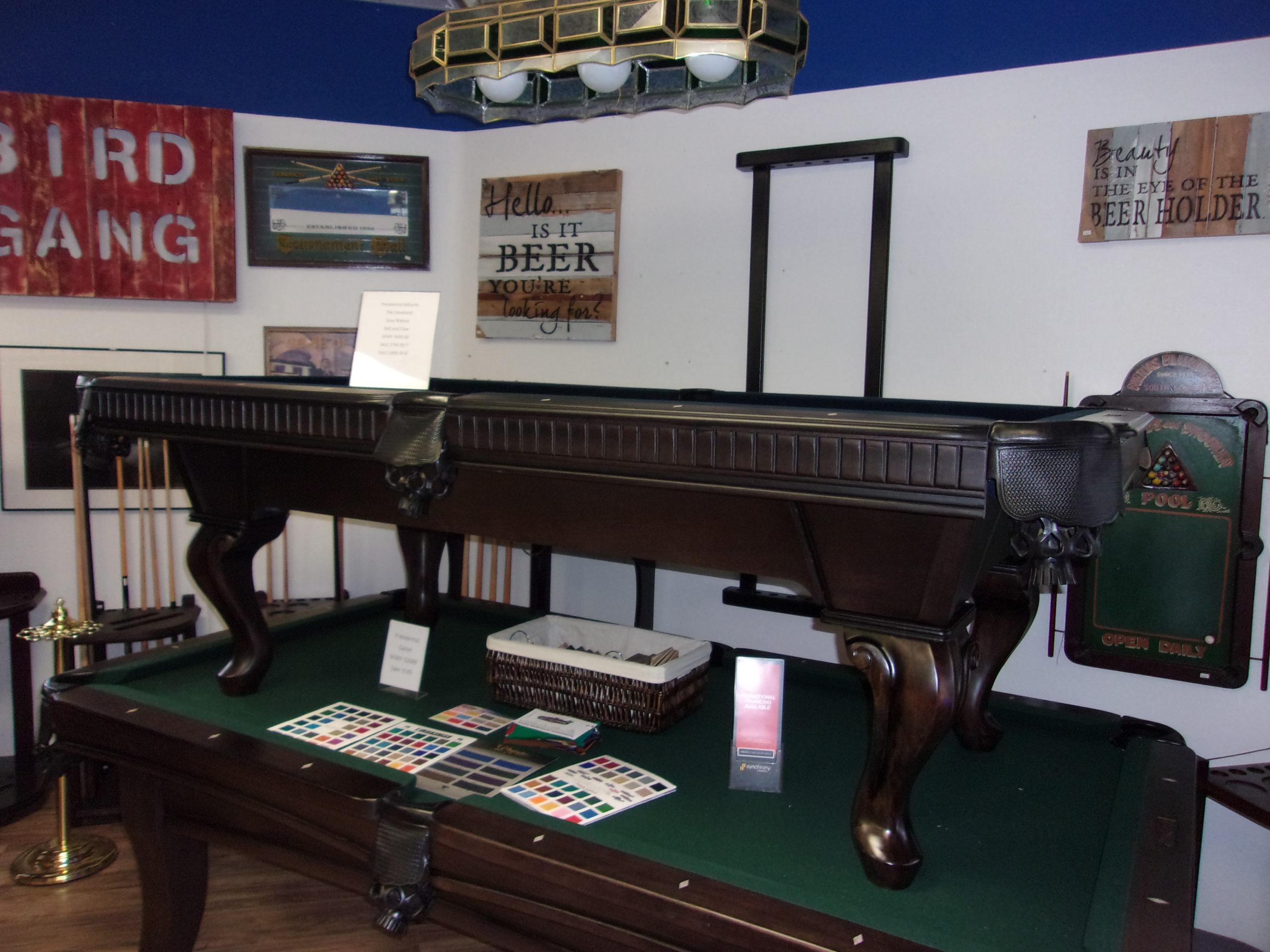 Offering 7' or 8' Presidential Cleveland pool tables at Beck's Billiards in Phoenix, Arizona